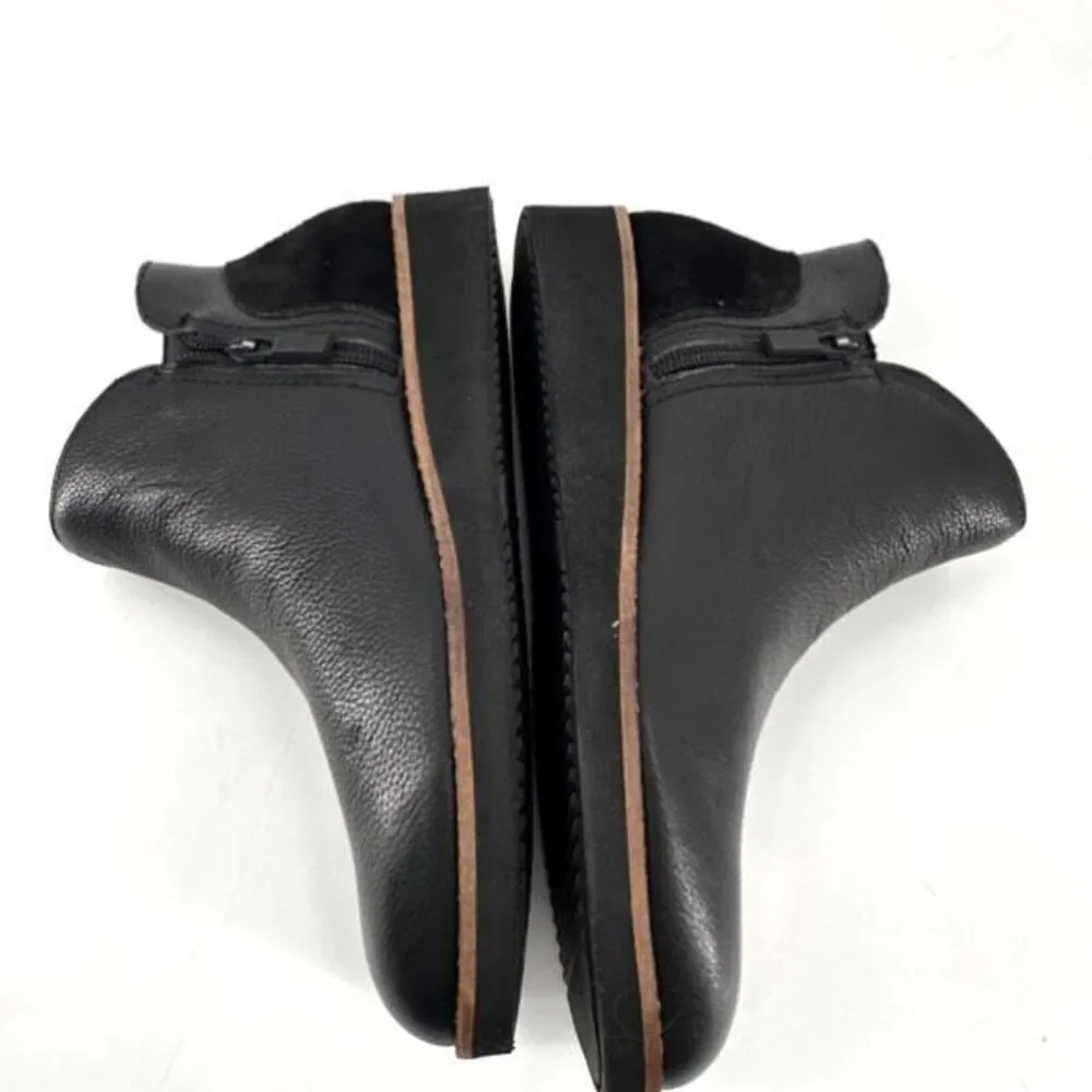 NWOB SoftWalk Wesley Women's Leather Side Zip Ankle Bootie Black Size 8.5 Narrow